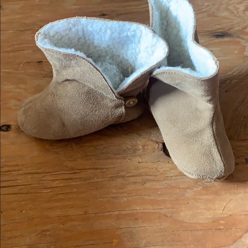 Gap booties